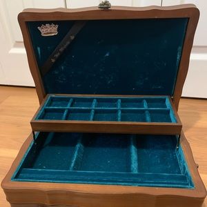 JASCO Vintage “Her Majesty” Wooden Jewellery Box